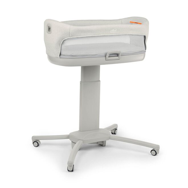 Chicco Close to You Bassinet in Dove 3/4 Front View image number 2