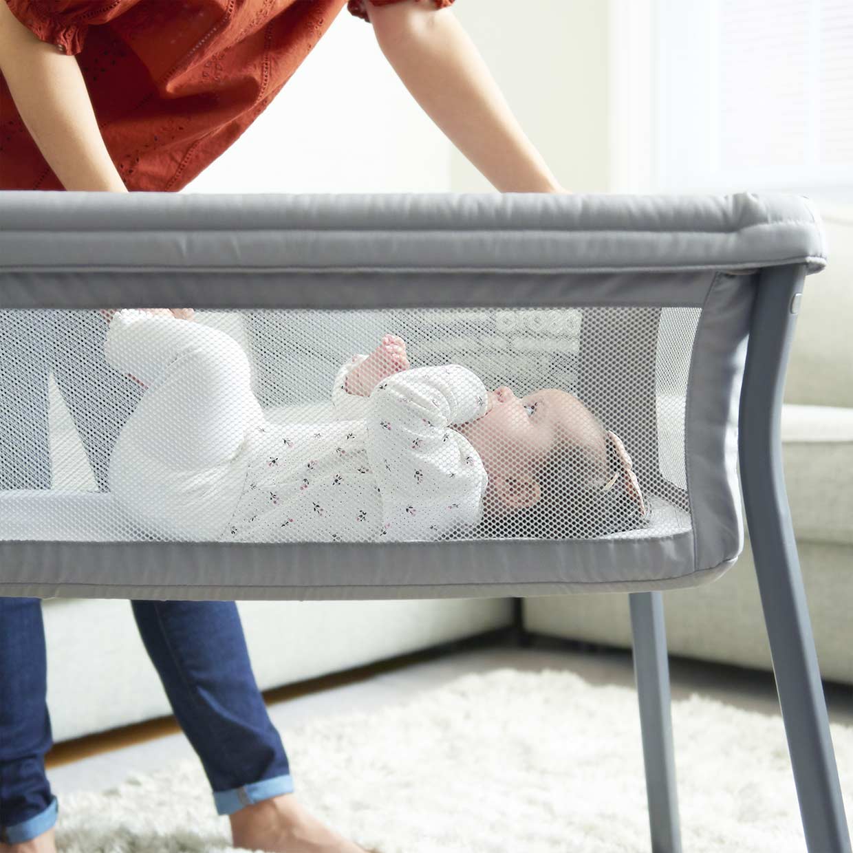 How to Clean a Bassinet image