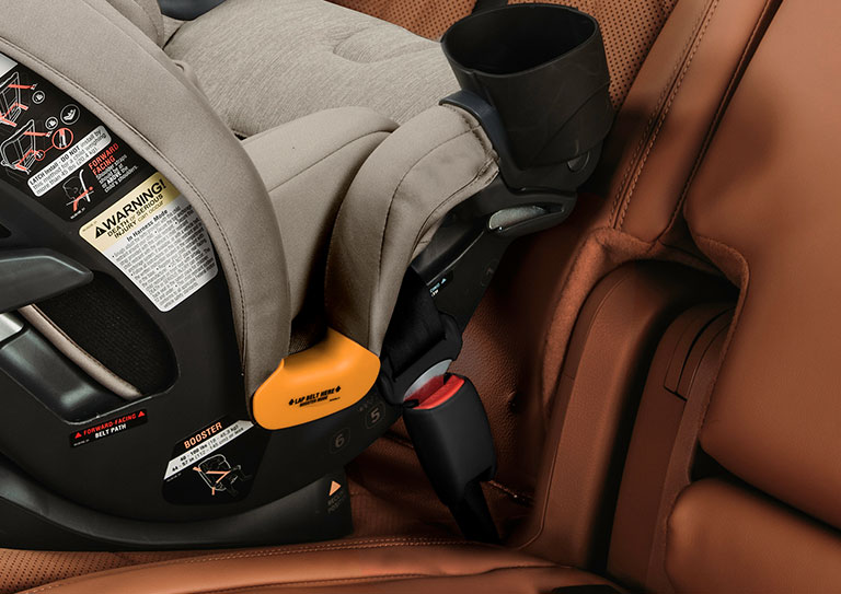 Chicco Fit3x Rear Facing with Seatbelt image