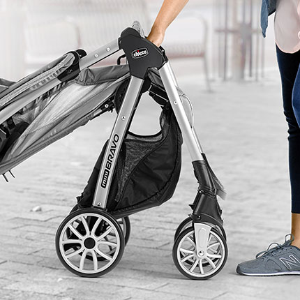 fold up chicco bravo stroller