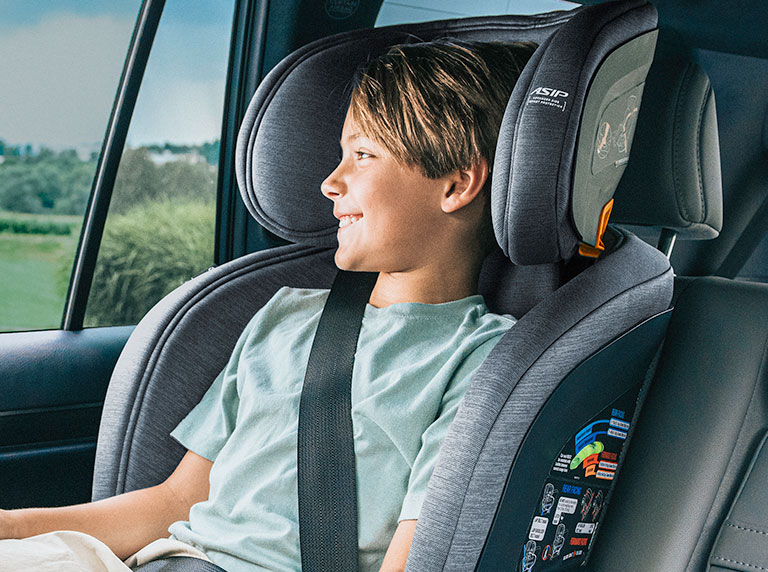 Chicco OneFit LX forward-facing booster image