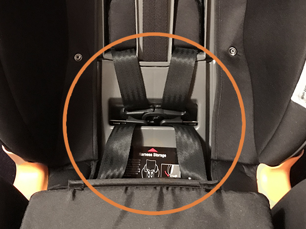 OneFit Car Seat 5-Point Harness unbuckling