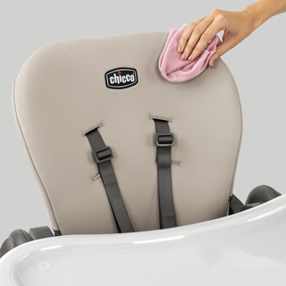 Easy-Clean Seat