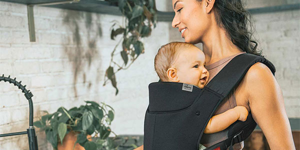 Babywearing 101 article image